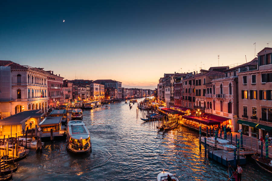 Romantische Tage in Venedig gewinnen